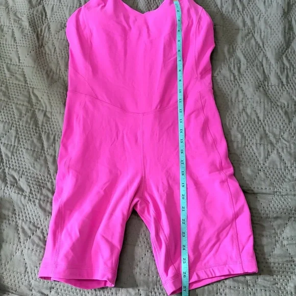 NWOT Lululemon Align Onesie 8" size 12 in sonic pink. - Picture 8 of 9